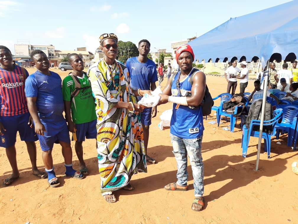 ASSOCIATIOJSFDT's tweet photo. La présence des Chefs Quartiers à Agoè pour le Gala du @MOUVEMENTJSFDT. Avec la remise de prix aux Vainqueurs
#BonJeu
#FairePlay
🏆🎉🥇🥅⚽ https://t.co/092ADYMfAy