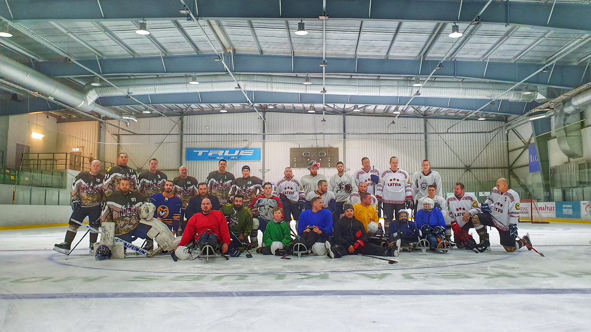 paraledushokejs's tweet image. Paldies hokeja draugiem!
#KopāSpēks 🇱🇻 #ParLieluLatviju
Latvijas #ParaLedusHokejs un mūsu Valsts sargu kopīgs hokeja treniņš aizvadīts!
🥅