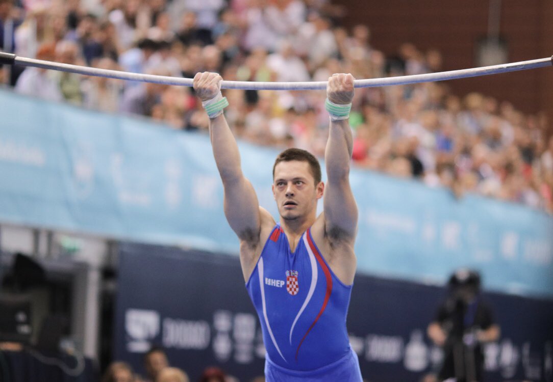 VladaRH's tweet image. Čestitke sjajnom Tinu Srbiću koji je osvojio srebrnu medalju na preči na Svjetskom prvenstvu u gimnastici #Stuttgart2019! 🇭🇷👏🏻