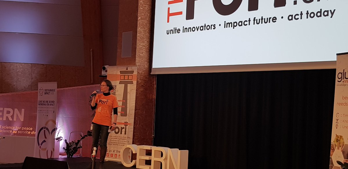 .<a href="/AgnesReka/">Agnes Jakab</a> moderates the pitching of the teams and their final presentation. #THEPort2019