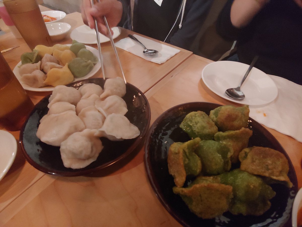 Some lunch 😋
#mando #dumplings #vegetablemando #porkmando #spicyricecakes #koreanfood