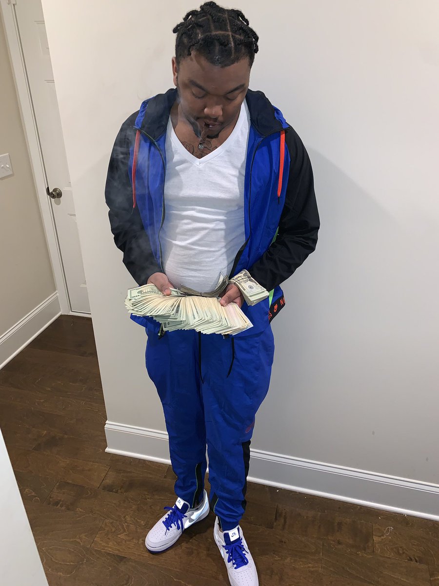 6o_viC's tweet photo. Iβm Just Putting On For My Niggas Dead ππΎ & Gone I Got Niggas Down The Rd Waiting To Come Home ππJust Blessed To C Another Year Court Dates More Important Than Our Birthday π
#LLMailMan https://t.co/ANSbwZ2P2w