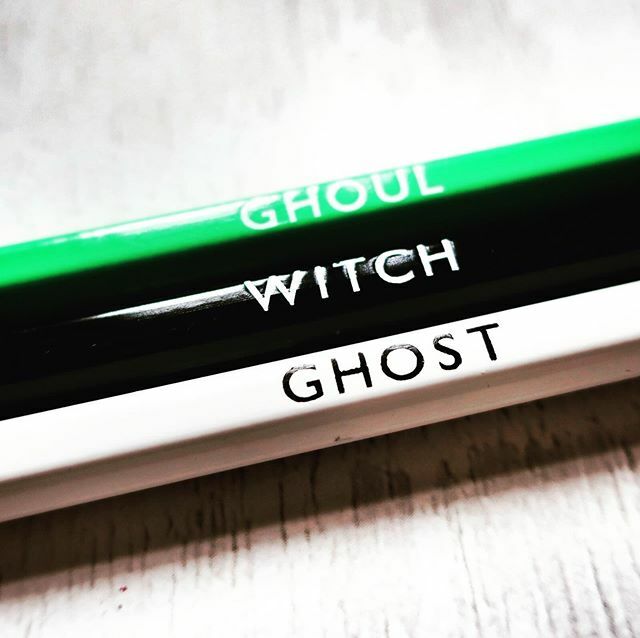 Halloween pencils are now live in my #Etsy shop 🎃🎃🎃 link in the linktree #halloween #etsyshop #etsyuk #glasgowetsy #makersgonnamake #scottishmakers #halloween🎃 ift.tt/2IO0Zk1