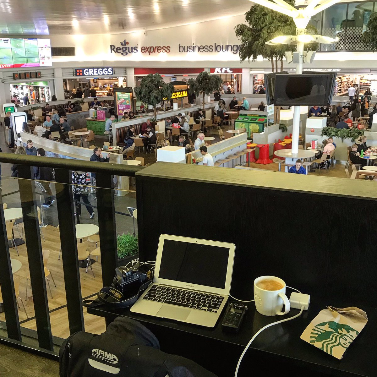 justingetsabout's tweet photo. Today’s office - Cobham Services @MCNnews #ride5000miles #R5k https://t.co/UYjWhkql0w