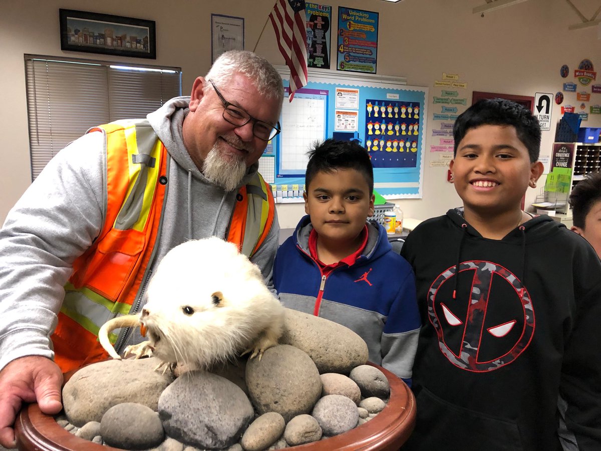 carolpatrick4's tweet photo. @RooseveltVPS ...Tim Esary came to talk about Invasive and Native Species to both Ms. Patrick’s class and Roosevelt’s newly established Green Team. Here he brought a Nutria, a large rat from South America, that multiplies quickly here because it has no predators! #RooseveltRocks! https://t.co/nH9ftwNiNG