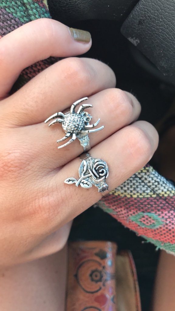 puttmeon's tweet photo. #shopsmall this fall with Putt Me On 🕷🧡✨
https://t.co/J2BMdlTwhU
#spookyjewelry #halloween #witch #supportsmallbusinesses #shoplocal #handmadejewelry #skeletonring https://t.co/dXofc5fK3d