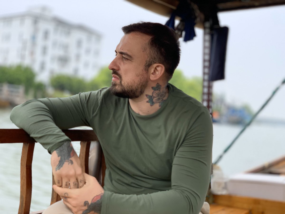 rubio_chef's tweet image. In tanti mi spronate a continuare a dar voce a chi non ne ha e a denunciare, in molti mi chiedete “Ma chi te lo fa fare di perdere sponsor e lavori”. Lo faccio perché è giusto, per mostrarvi che se si vuole tutto è possibile, e perché i soldi in un futuro da schiavi, valgono zero