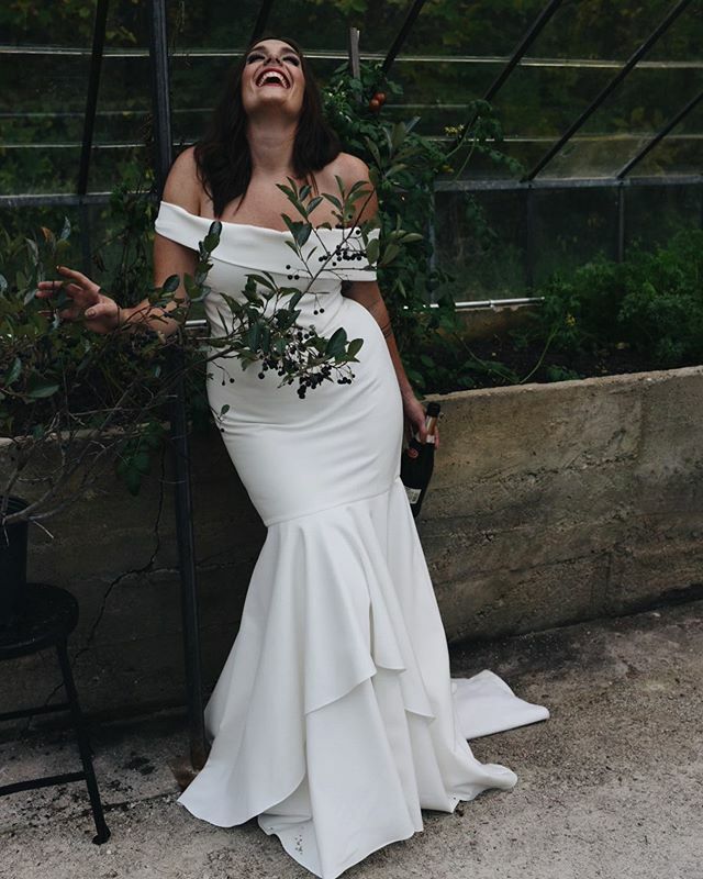 _SpringSweet's tweet image. SO MANY wonderful things are happening around here and we can hardly keep up! Bridal market, new designers, a wreath workshop that had all of our creative juices flowing (pics soon!) all sorts of new product arriving daily, an engagement!, and our annual… ift.tt/35wd0EA