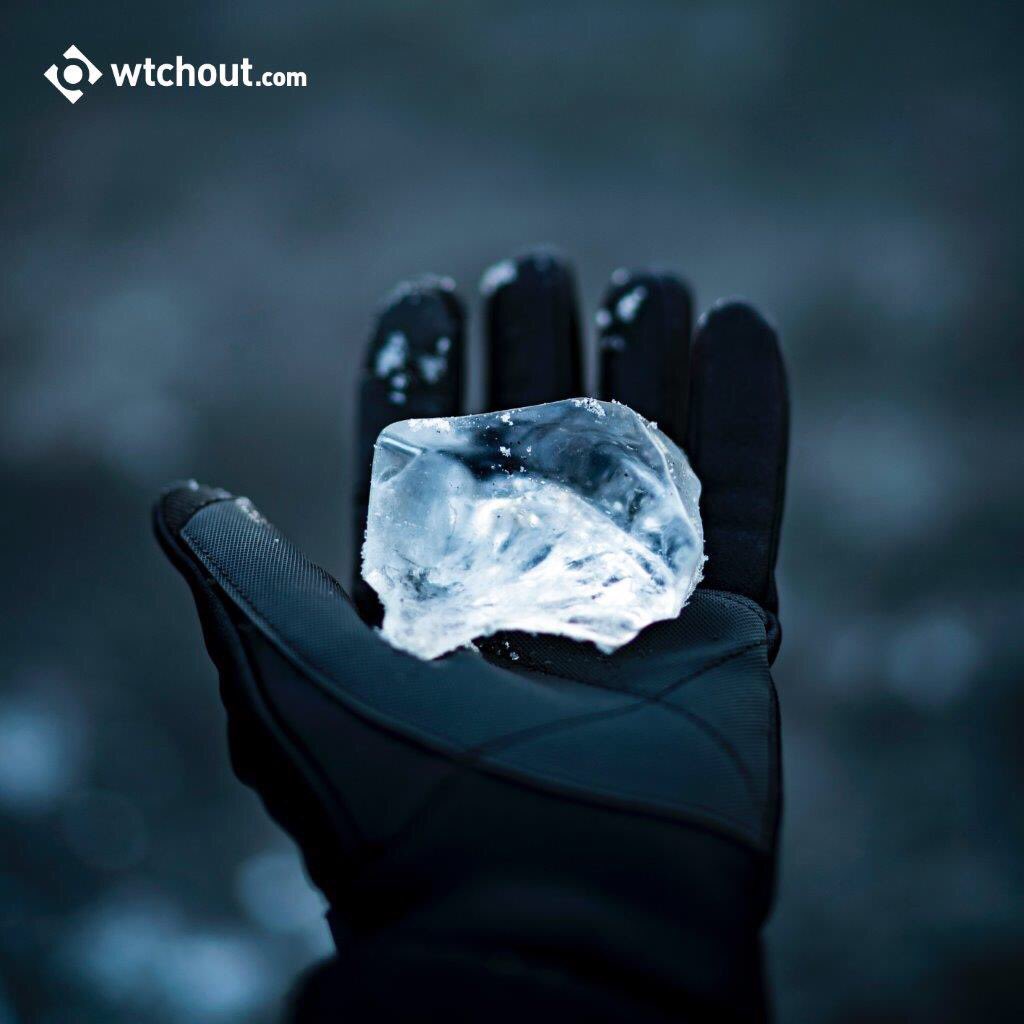 wtchoutcom's tweet image. Want to keep #warm and #focused? wtchout.com wristcover is #designed for you🔥

#theoriginal #wtchoutcom #wristcover available only at #webshop 
#onlygoodchills #finnishdesign #recycled ♻️
📷credit: Unsplash/ Juan Encalada