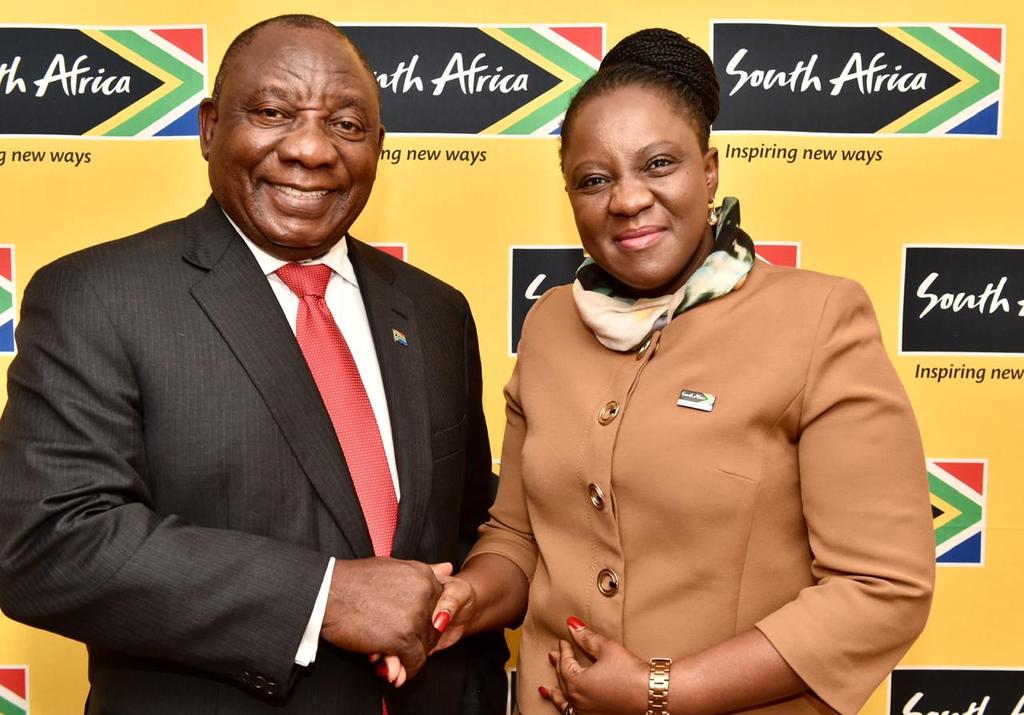 President <a href="/CyrilRamaphosa/">Cyril Ramaphosa 🇿🇦</a> and Acting CEO, <a href="/ThulisileTG/">Thulisile Manzini</a> Manzini meet ahead of the #FTAfrica Summit in London. Also in attendance is Minister of Small Business Development, Khumbudzo Ntshavheni and Presidential Special Envoy on Investment, Mcebisi Jonas #BetterAfricaBetterWorld
