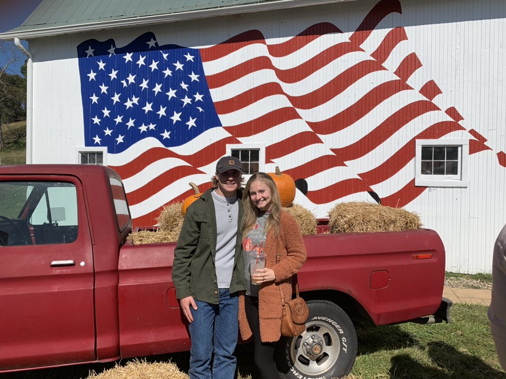 eholmes_2's tweet photo. #BEFarmFest 🌾🧡 : @AlisonGF_2018 https://t.co/lj1IS9Qype
