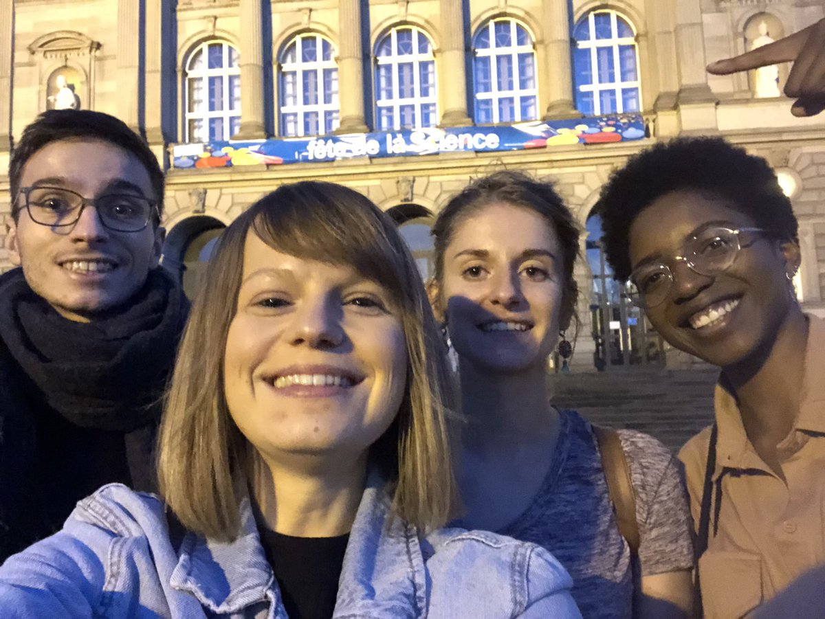 paulinesawyer19's tweet image. Clap de fin pour la @FeteScience 2019 🧫🔬🧪 
#teamCS @RenaudZapp  Carole et @0c_ana 👍🏼