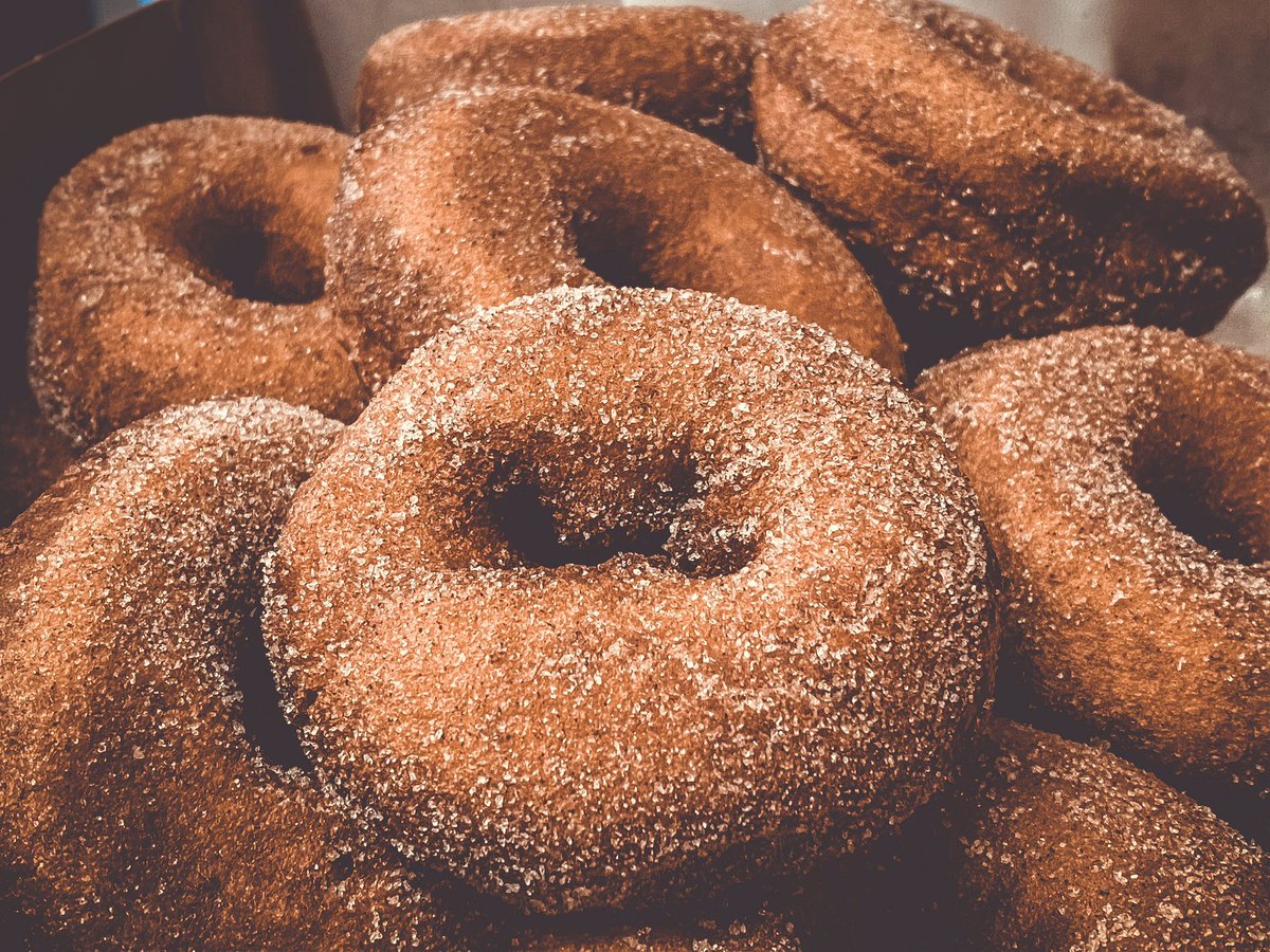 SpookyxEmily's tweet image. 𝕊𝕦𝕟𝕕𝕒𝕪 𝕓𝕣𝕖𝕒𝕜𝕗𝕒𝕤𝕥;𝔸𝕡𝕡𝕝𝕖 𝕤𝕡𝕚𝕔𝕖𝕕 𝕕𝕠𝕟𝕦𝕥𝕤🍎🍩
.⠀⠀⠀⠀⠀⠀⠀⠀⠀⠀⠀⠀
.⠀⠀⠀⠀⠀⠀⠀⠀⠀⠀⠀⠀
.⠀⠀⠀⠀⠀⠀⠀⠀⠀⠀⠀⠀
.
#fallaf  #applespicedonuts