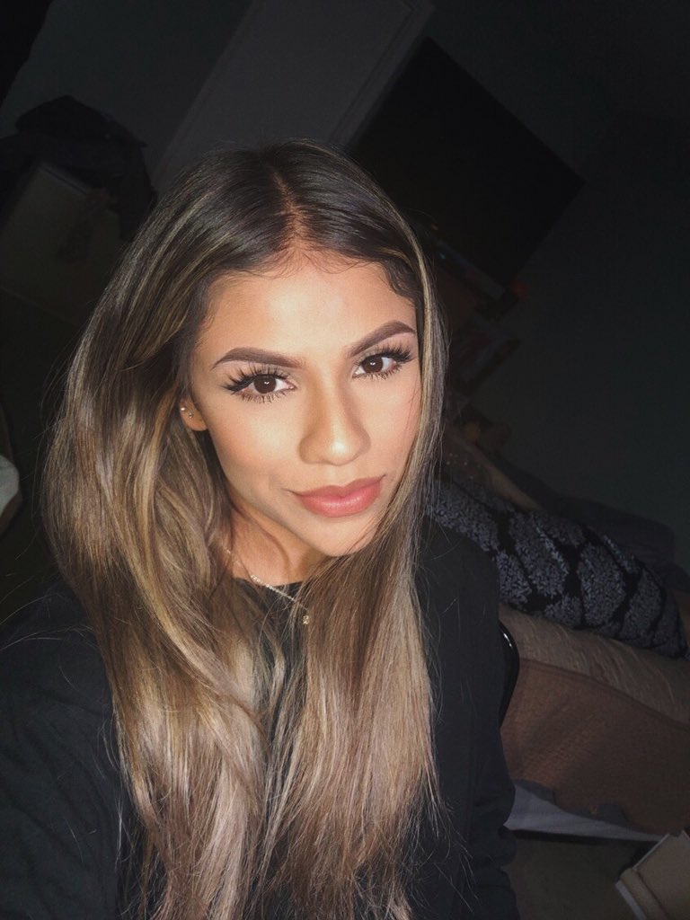 Draaae_'s tweet photo. think i luv her https://t.co/ygZFXOWwhh