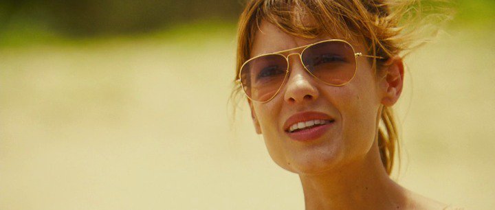 Happy Birthday to Kiele Sanchez who\s now 42 years old. Do you remember this movie? 5 min to answer! 