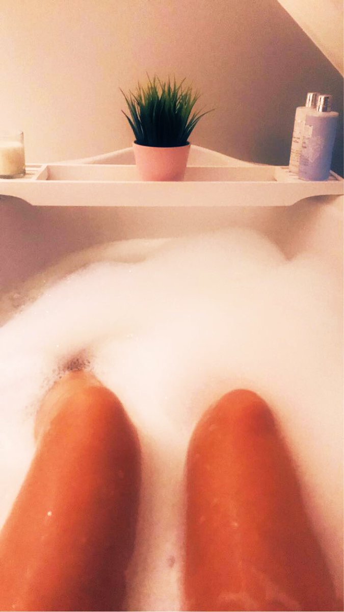 EmmaKimMorris's tweet photo. Yummy Sunday night bubble bath and pampering with @GlossyboxUK! Absolutely loving this month’s collection! Surprised you picked me as the innocent little angel 😇 rather the naughty little devil though?! 😛 #naughtybutnice #glossybox #angelvdevil https://t.co/1OtCFRQis2