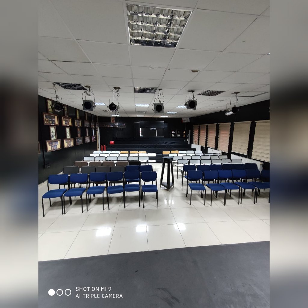 Yüzüncü yıl üniversitesi tiyatro topluluğunun açılış toplantısı yarın(pazartesi) saat 17:00da yapılacaktır. Yer: yeni yemekhane arkası , konservatuvar binası, Tiyatro topluluğu odası. Görüşmek dileğiyle.