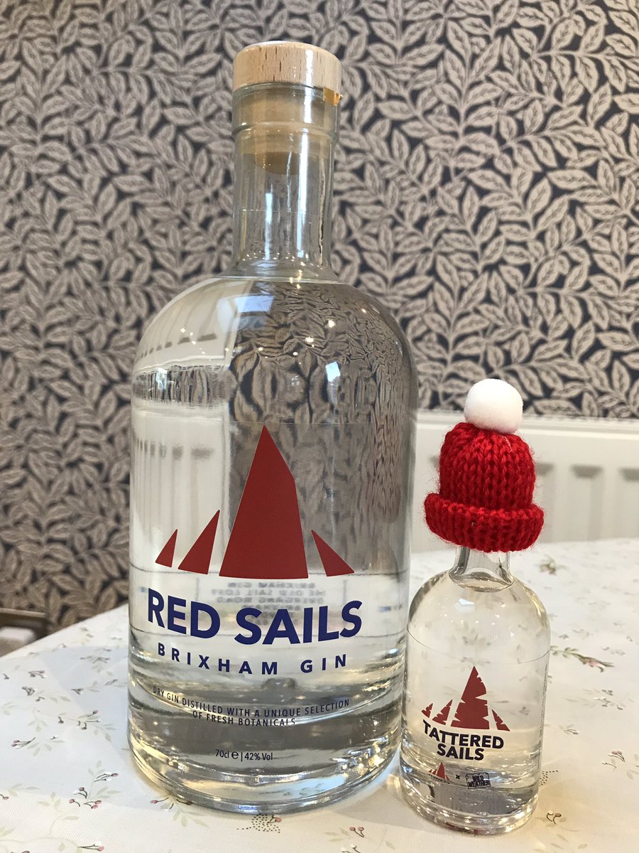 RachelQSmith's tweet image. Day 293 - popped into @BrixhamCo last week as I’ve nearly finished my bottle of Red Sails Gin &amp;amp; needed to restock. Was introduced to the new #TatteredSails Gin all dressed up for Christmas! Fabulous gins and lovely owners! #photoadaychallenge