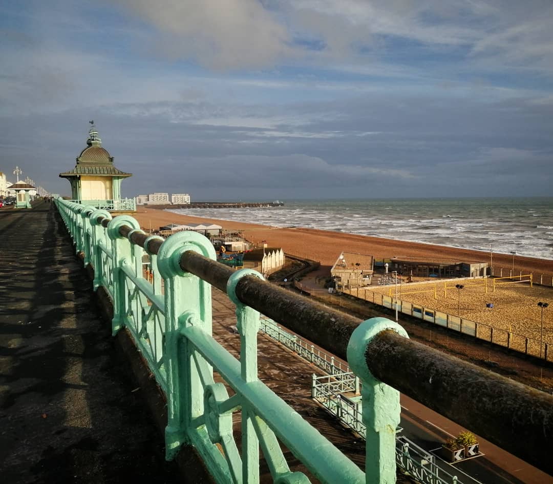Ashton378's tweet photo. Aww back home to South Coast for a 15 Miler out to Brighton. Rain then sunshine for the return leg! 😜 #roadrunning #brighton #autumn #seaside #brightonbeach #longrun https://t.co/FND1gcXv5z