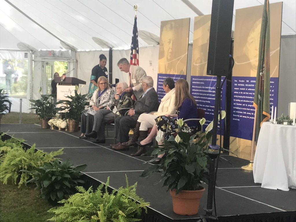 ERVKLeadership's tweet photo. John and Gloria Golden receive medals for their work for the #HydePark community. #LeadLikeEleanor https://t.co/T9PABrEszE