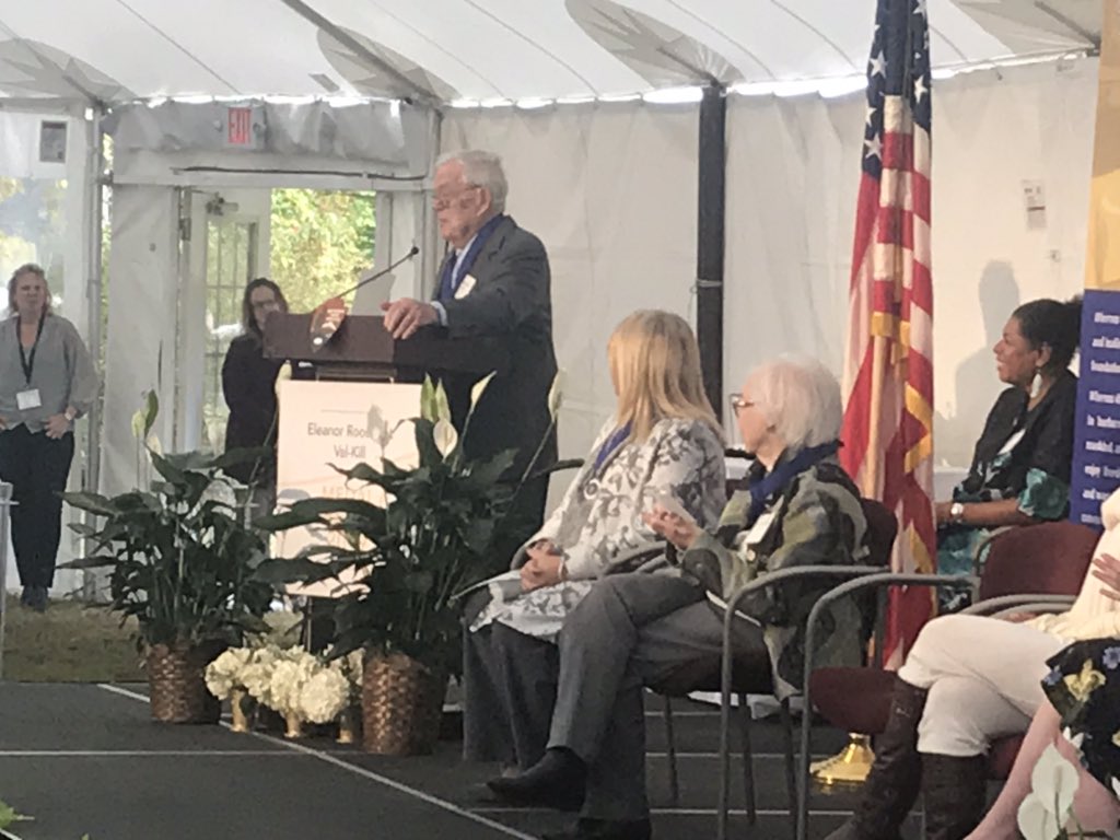ERVKLeadership's tweet photo. John and Gloria Golden receive medals for their work for the #HydePark community. #LeadLikeEleanor https://t.co/T9PABrEszE