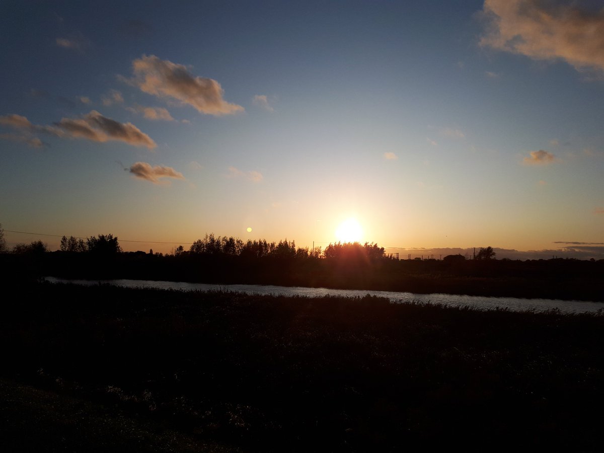 Revnataliea's tweet photo. Not bad running with this view...even better running & chatting with a friend #runandchat https://t.co/k6vXiKu49L