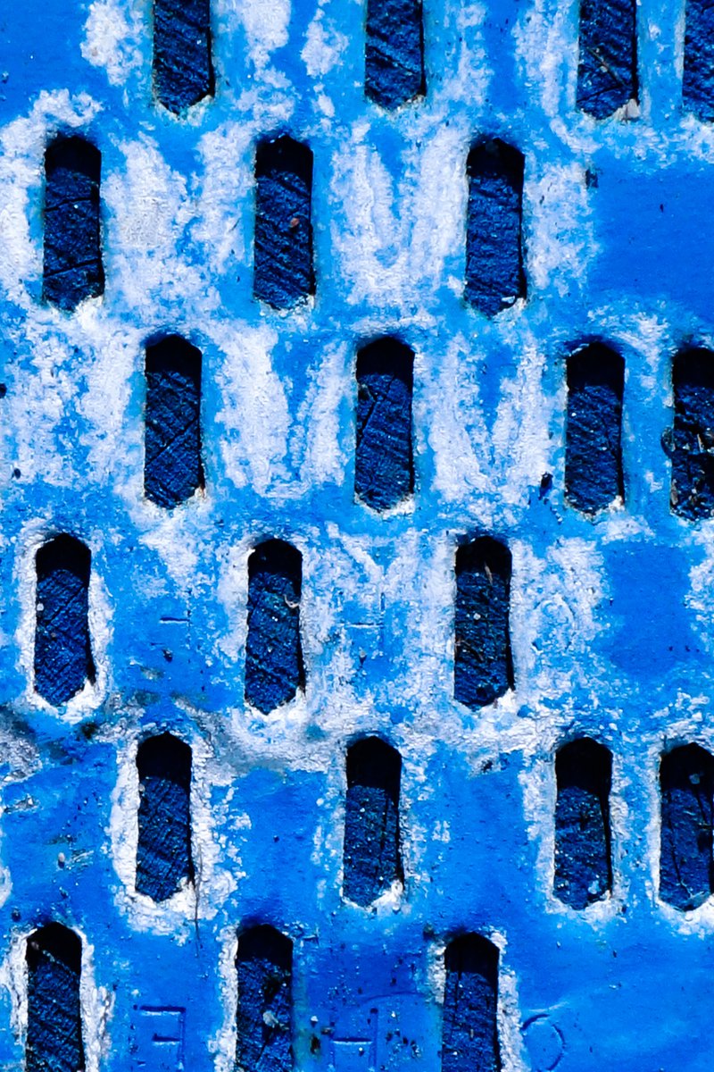robstract33's tweet photo. 3 from #blueandwhite series ... #abstract #minimalist #colour #texture #blue #white #reflection #abstractphotography #macro #water https://t.co/n5p6M0RVzi