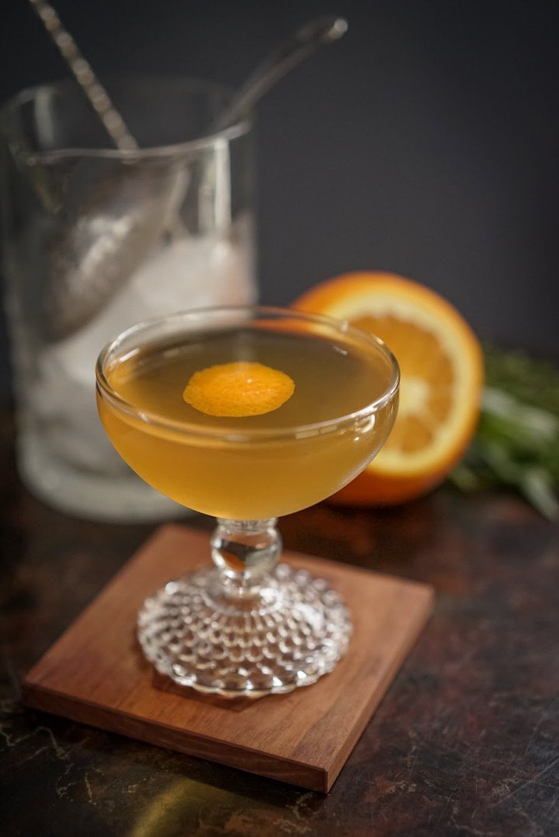 Today’s #Bittercube #drinkoftheday - Bijou #SpiritsEnlivened ow.ly/I4HZ30p2nzT <a href="/heirloomliqueur/">Heirloom Liqueurs</a>