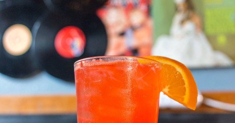 #happyhourgoals 🙌 Happy Hour!!!$ Well Booze $4.00 | Draft Micros $4.00 | Coors Light Draft $2.50 |  |