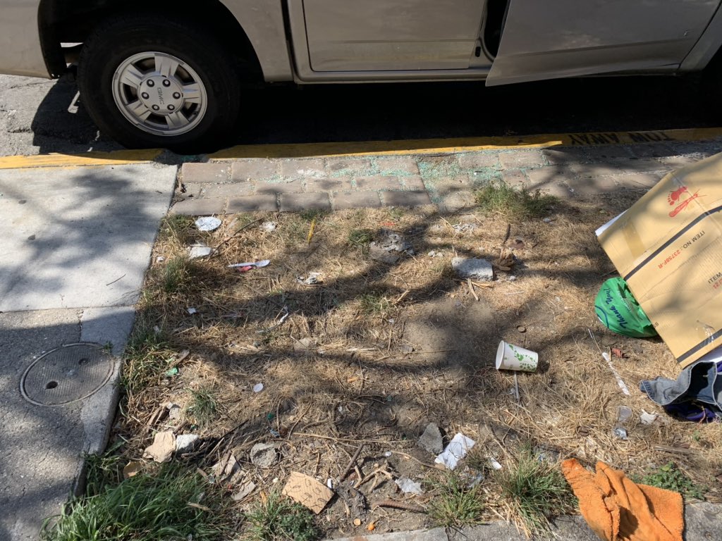 Remnants of a San Francisco night - half a dozen piles of broken glass on one block. #crimes #autocrimes #SanFrancisco #abrokencity #SFPD