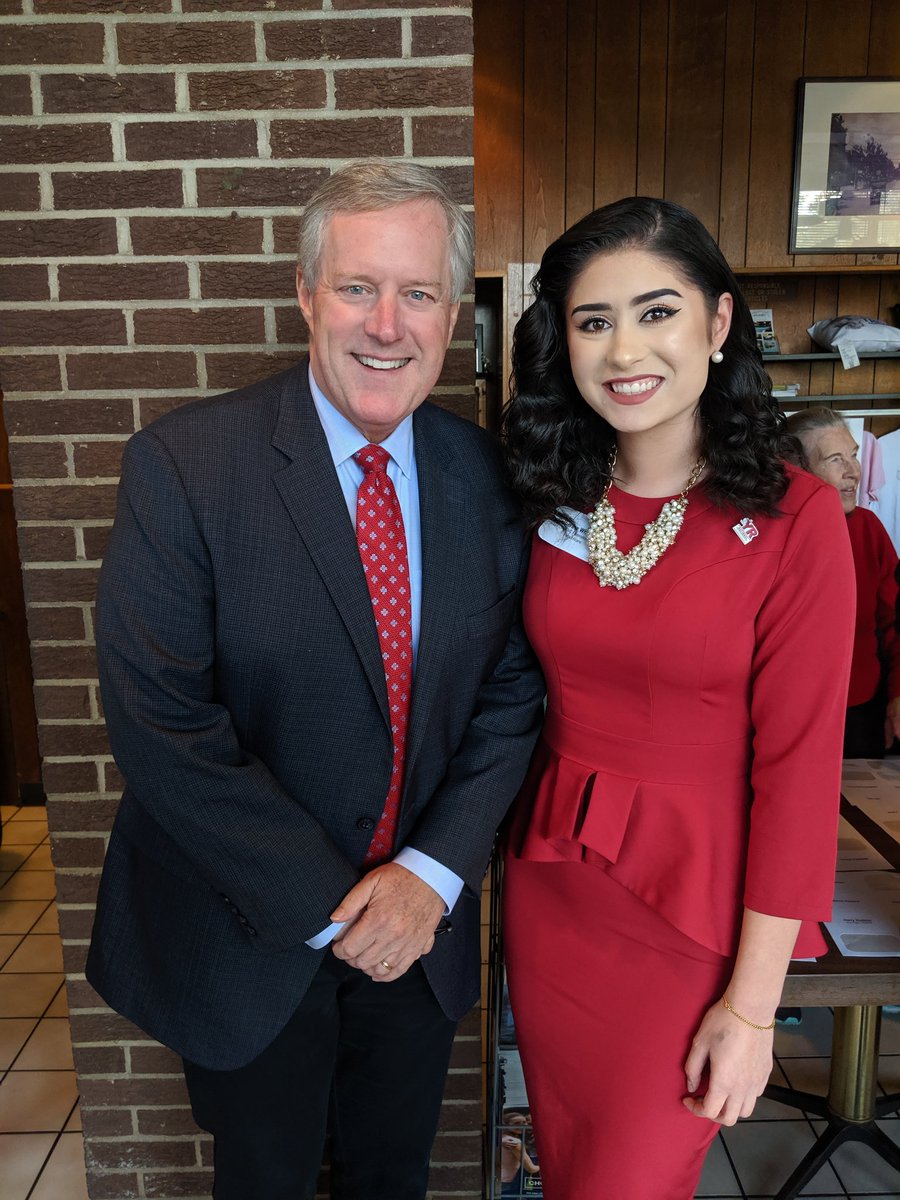 CEWhiteford's tweet photo. Was honored last night to have the opportunity to speak to the Conservative Coalition at their dinner in Hendersonville about my story, &amp; what the YRs are doing to win elections now through 2020! 
Great to finally meet our great @RepMarkMeadows!
#ncfyr #ncpol #yrnf #leadright https://t.co/OlRwsZavEm