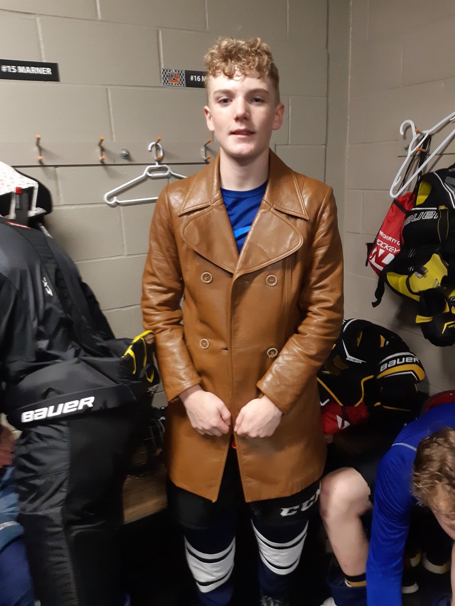 DRalph15's tweet photo. Reggie Dunlop award to Andrew Mercer of PaB  @HkyNL @icepakbantam @KingsWestern https://t.co/mMdhQrLgia