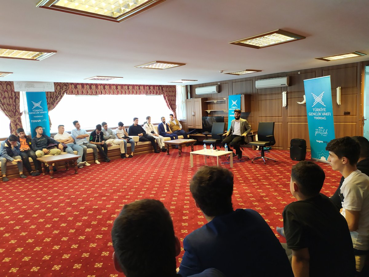 TÜGVA TEKİRDAĞ İL Temsilciliğimiz tarafından düzenlenen Şahlanış Konferansı'na İlçe Lise Koordinatörümüz ve Medya İletişim Koordinatörümüz katılım sağladık.
Gençlere yönelik yapılması gereken Projeler ve Programlar hakkında eğitimler aldık.
Hayırlı olsun. #Tügva