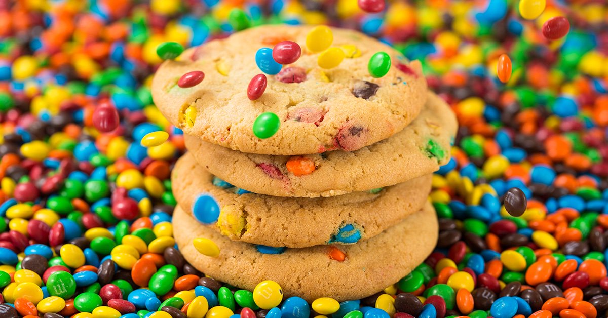 tiffstreats's tweet image. The best M&amp;amp;M color? Blue, of course! But maybe we just think so because we wrap every box of #tiffstreats in a blue ribbon! 💙 What’s your favorite M&amp;amp;M color? #mmday #mandmday