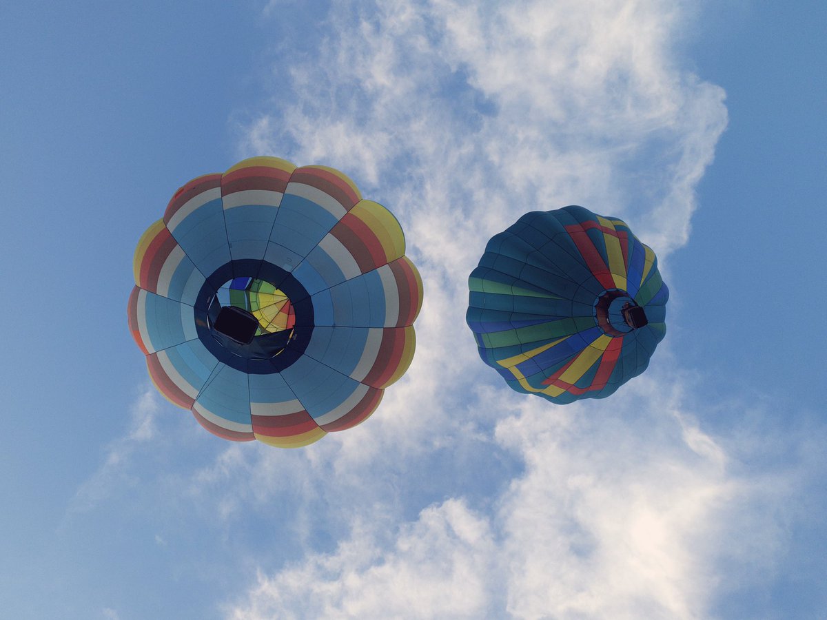 SPhilkill's tweet image. I’ve been getting a lot of time with these colorful toys recently. Thinking about pilot training. 
#ballooning #lighterthanair #inflightballoonadventures #shotwithhalide