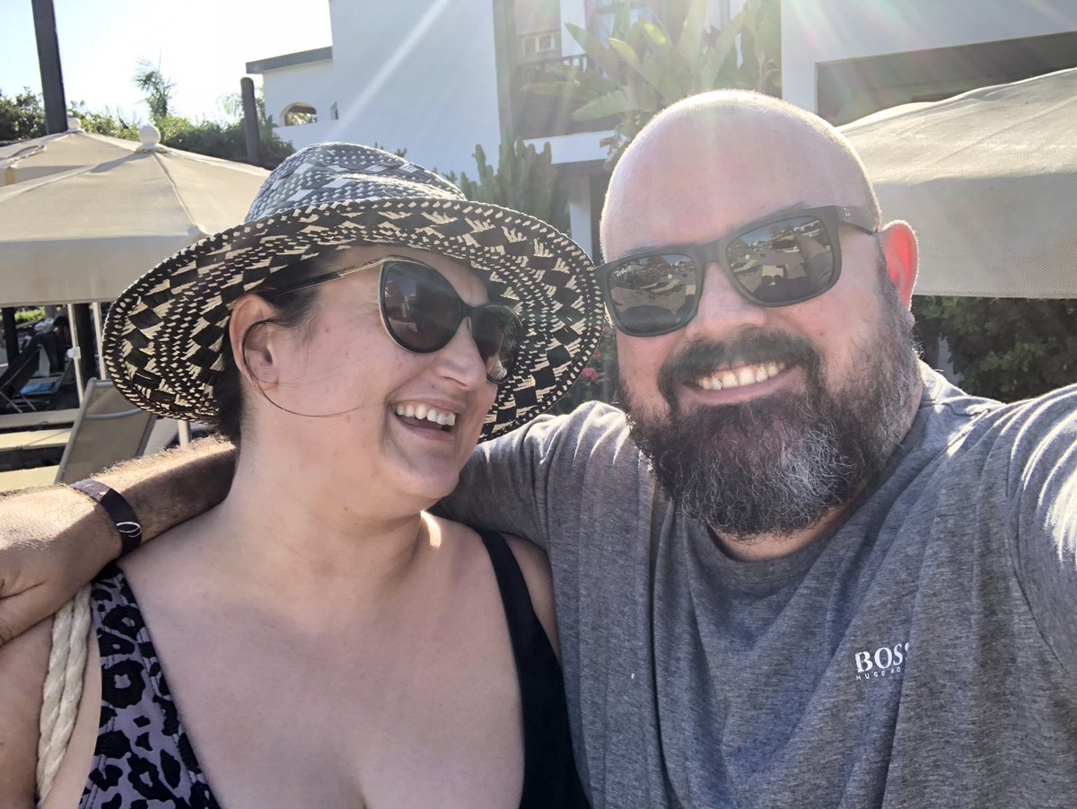ScottMurphy0161's tweet photo. What a great birthday, sat with some of my closest friends and then away with my bestie #luckboy #refreshed https://t.co/6L7M9ihxVf
