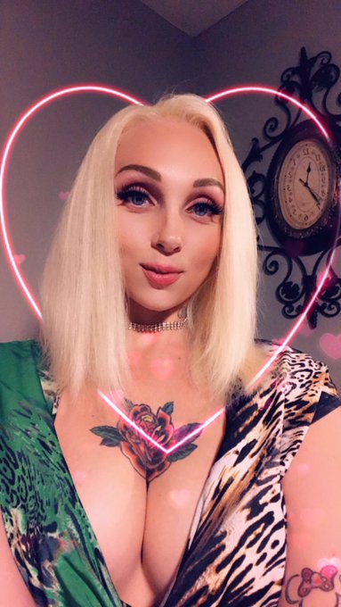Angel Face, Bubble Booty? https://t.co/s9DkJrHkCJ