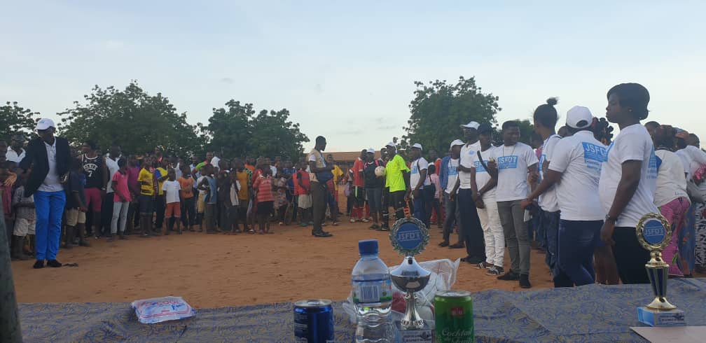 ASSOCIATIOJSFDT's tweet photo. La fin du #GalaJSFDT Zone Adétikopé s'est soldé par une Célébration d'une foule immense sur le terrain ⚽🥇🏆🎉🥅.
#JSFDT Ensemble pour une Nation Prospère. https://t.co/qcqBFDaIoP