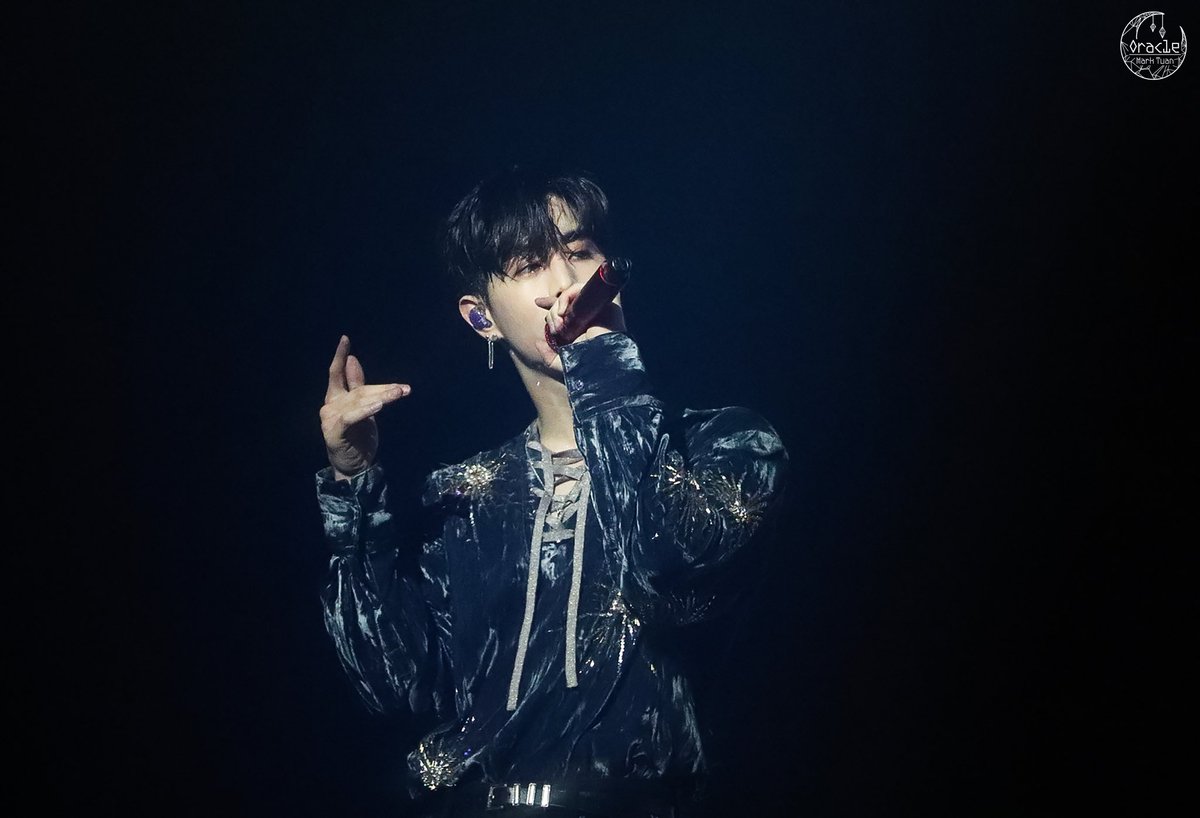 OracleMarktuan's tweet image. 191011 GOT7 Spinning in London
HQ

#Mark #마크
#GOT7  #캇세근
#GOT7WORLDTOUR 
#GOT7_KEEPSPINNING 
#GOT7inLondon