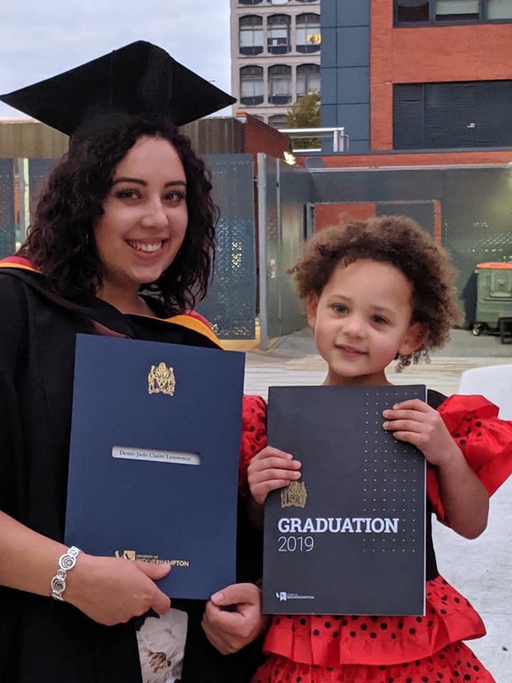 itz_Deexo's tweet image. We did it baby❤️ #graduationday #wlvgrad #nursingschoolgraduate #graduateof2019 #wlv #wolverhamptonuniversity #singlemommaflex #bachelorsdegreewithhonors