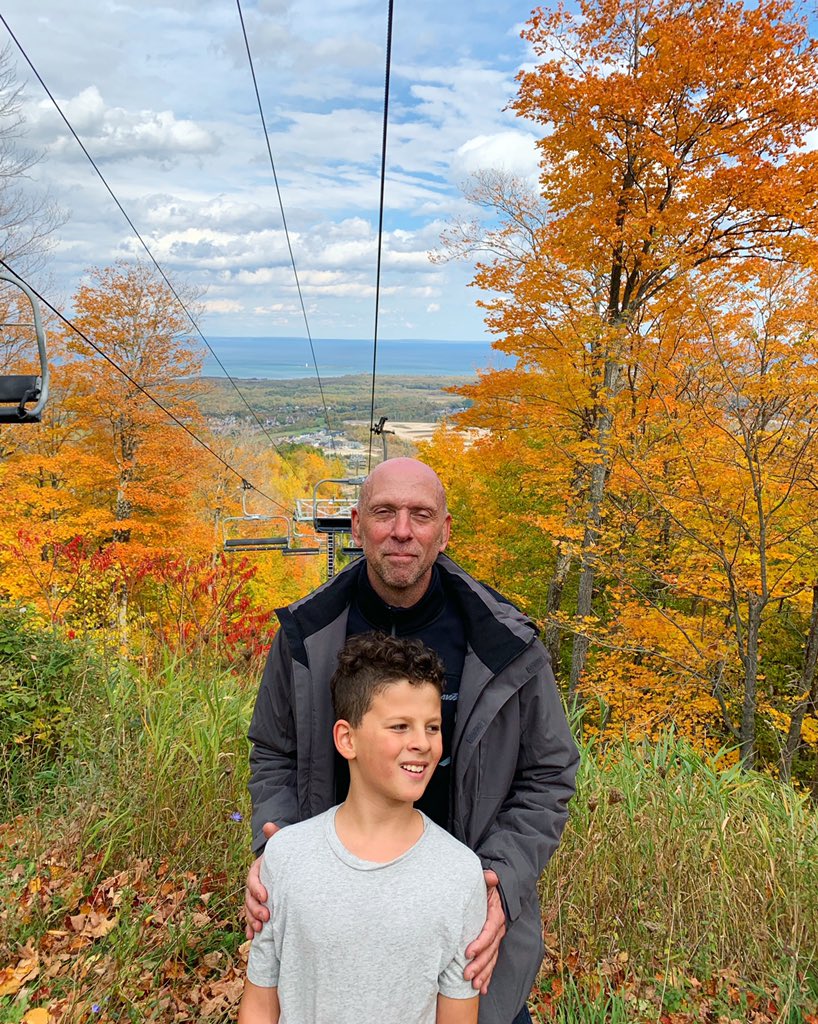 lailabiali's tweet photo. Happy Thanksgiving, Everyone! 🇨🇦🙏🏻🍁 Grateful for family, friends, music, and this stunning planet. Let’s show it the love it deserves!! #thanksgiving #thanksgiving2019 #thanksgivingsunday #thanksgivingweekend #hashtaghappy https://t.co/fNQ1jLyLyL