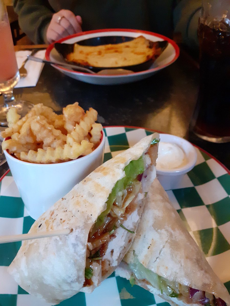 Brianmanda21's tweet photo. Cute date. #Datenight #peng #Food #follo4follo #follo4folloback #Likee https://t.co/TJ1Ola9V1e
