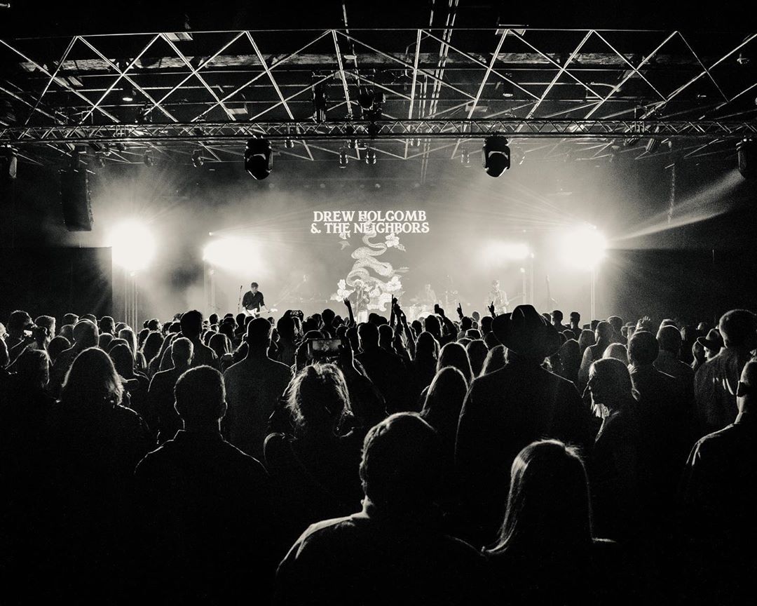 Thanks to <a href="/DrewHolcomb/">Drew Holcomb</a> and the Neighbors for an incredible show last night! #StatlerBallroom

📷: <a href="/jordonsconner/">Jordon S. Conner</a>