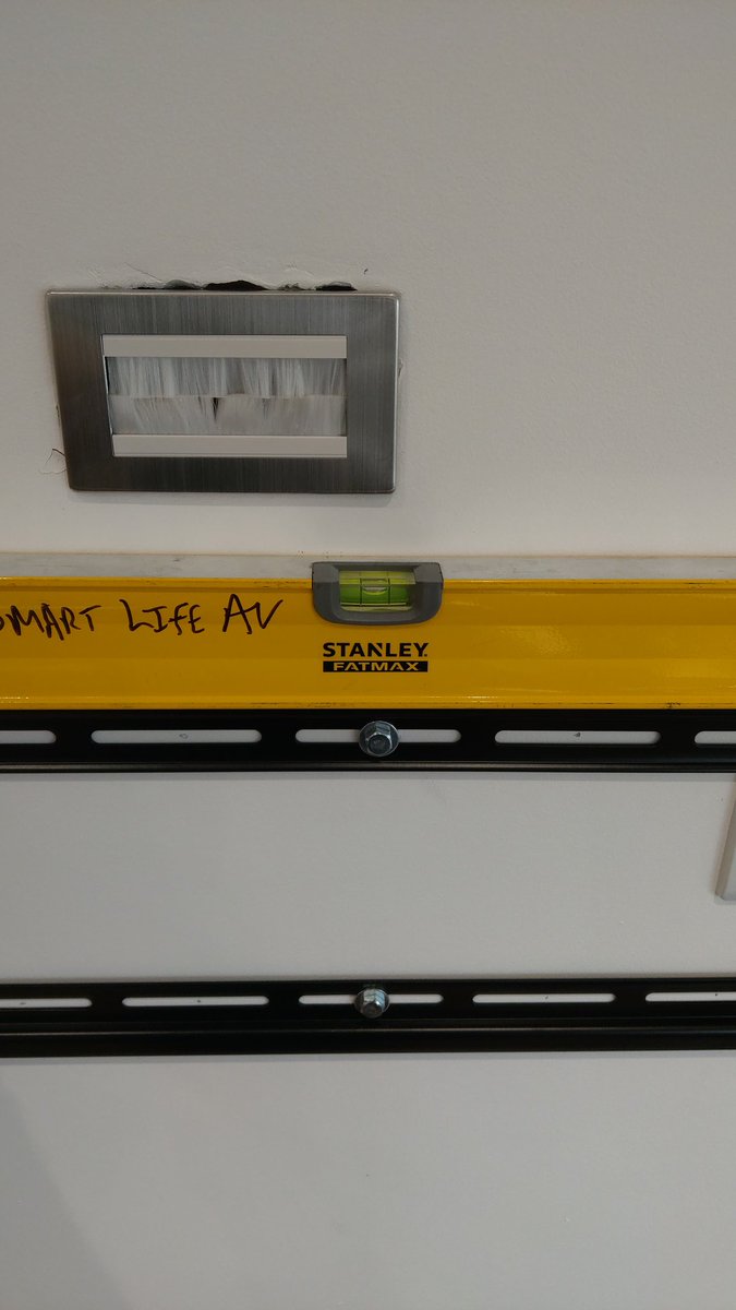 SmartLifeAV's tweet image. Today we delivered a big smile to our client by installing a brand new 4K OLED TV. We use quality brackets that allow for fine adjustments and easy access behind for maintainence. #tvinstall #tvwallmount #tvinstaller