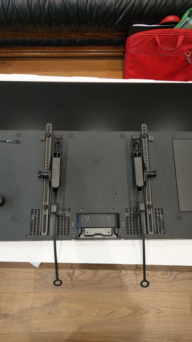 SmartLifeAV's tweet image. Today we delivered a big smile to our client by installing a brand new 4K OLED TV. We use quality brackets that allow for fine adjustments and easy access behind for maintainence. #tvinstall #tvwallmount #tvinstaller