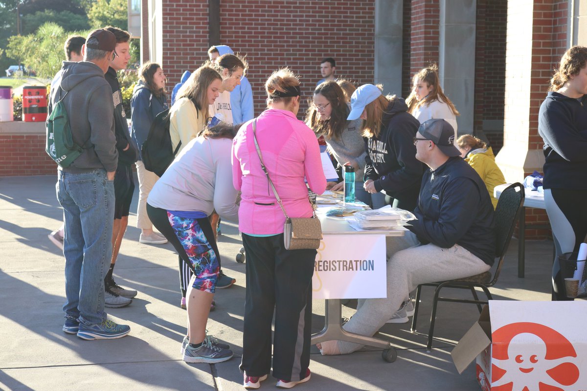 ArrupeScholars's tweet photo. Thank you to everyone who made our 2019 Fatima 5K successful! https://t.co/dB5y6ji89V