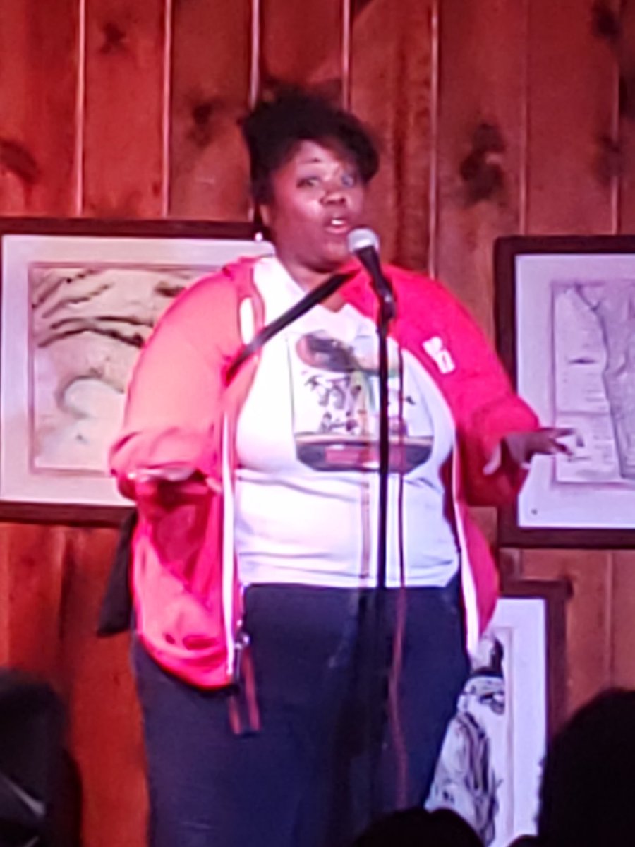 cherry_LA's tweet photo. Loved joking about dating in the zombie apocalypse aka Los Angeles at the Van Nuys Comedy Club in the Springbok #LateNight #comedyshow #TheVanNuysComedyClub #PGJokes #laugh #jokes #chuckle #CherryPoppin #lakebalboa #vannuys #thespringbok #springbokla #Billybatz https://t.co/EcqDXDwIQZ