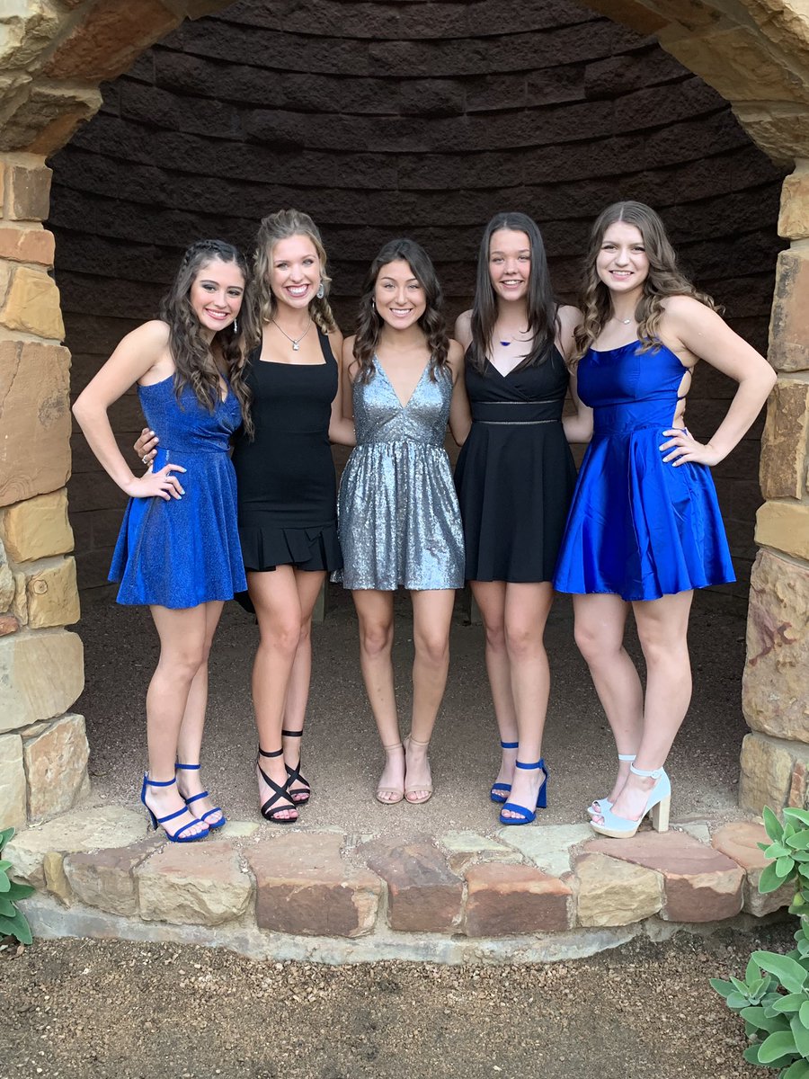 happy senior sunday to our wonderful senior officers!!! 💞💞