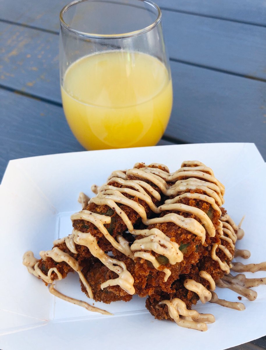 EATBurlON's tweet photo. Great day out at the Taste of St Catharine’s 🍂 Enjoying some fantastic food and entertainment! 🥑 Loving the Avocado Fries and Pumpkin Cake #tasteofstcatharines #foodie #foodfestival https://t.co/oakuOrklhH