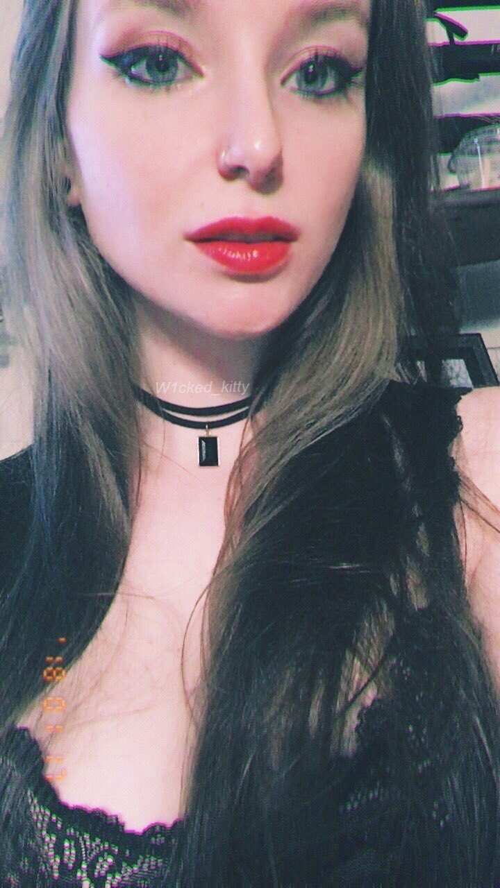 𝒦𝒾𝓉𝓉𝓎🥀 on X: Just wanted to share my favorite selfies that Ive ever  taken 🥰 t.coIWm6PkvD4m  X